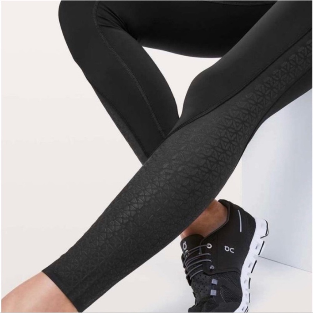 New! Lululemon Strength & Sweat Tight *28" Black Pattern Gym Yoga 6